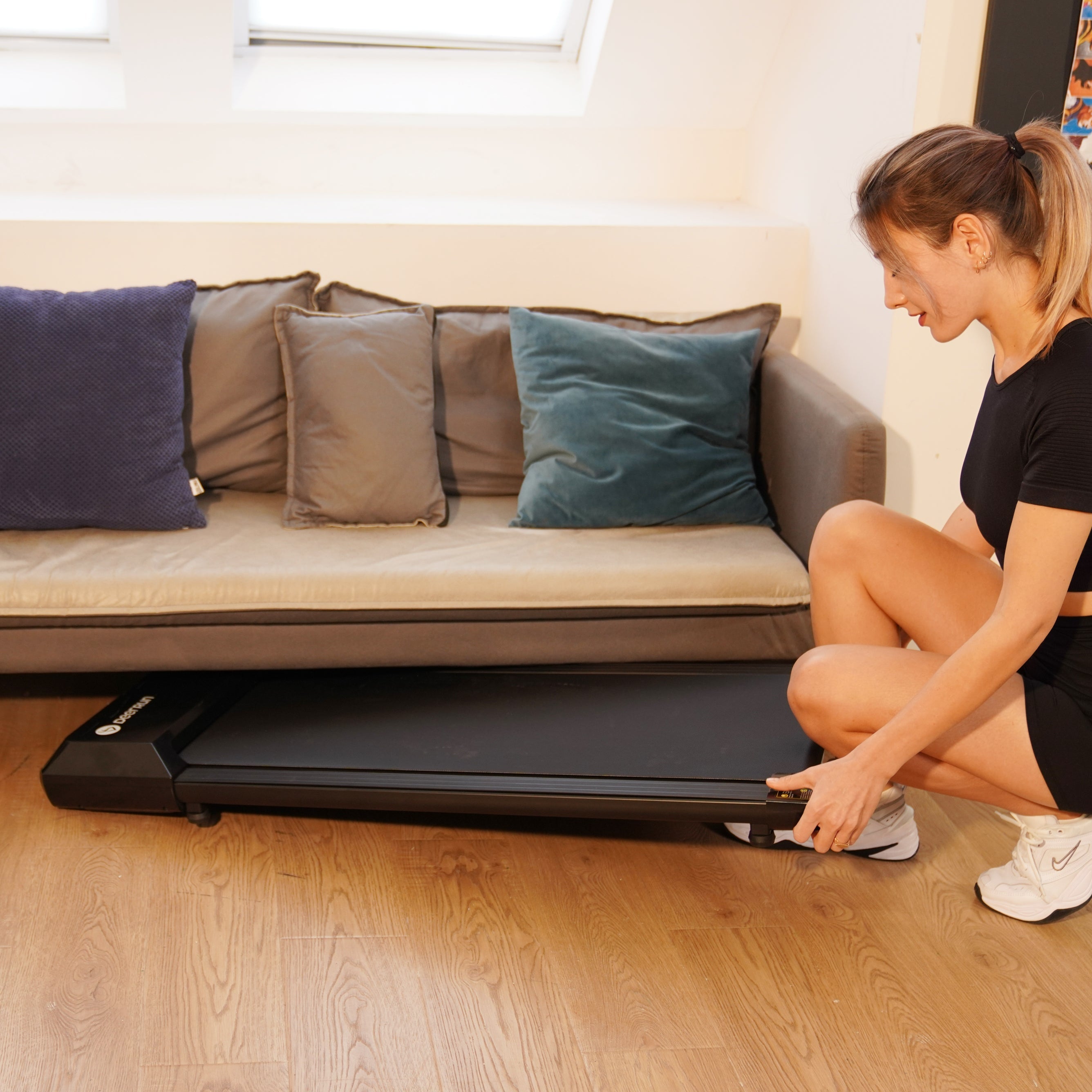 DeerRun Q1 Urban Mini Under-Desk Treadmill with Remote Control